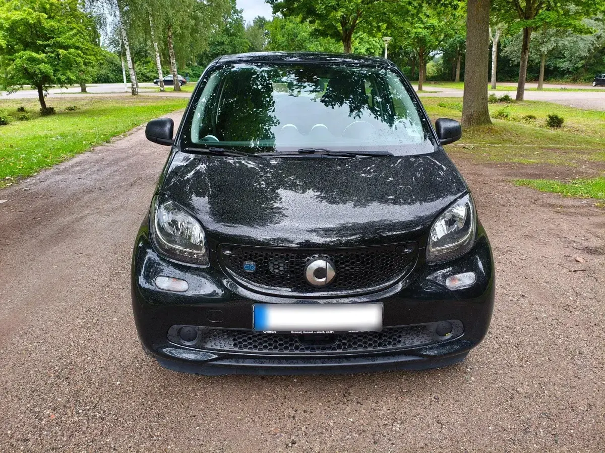 Gebraucht Smart ForFour Electric Drive 60 kW (82 PS) 2018 Schwarz Kleinwagen