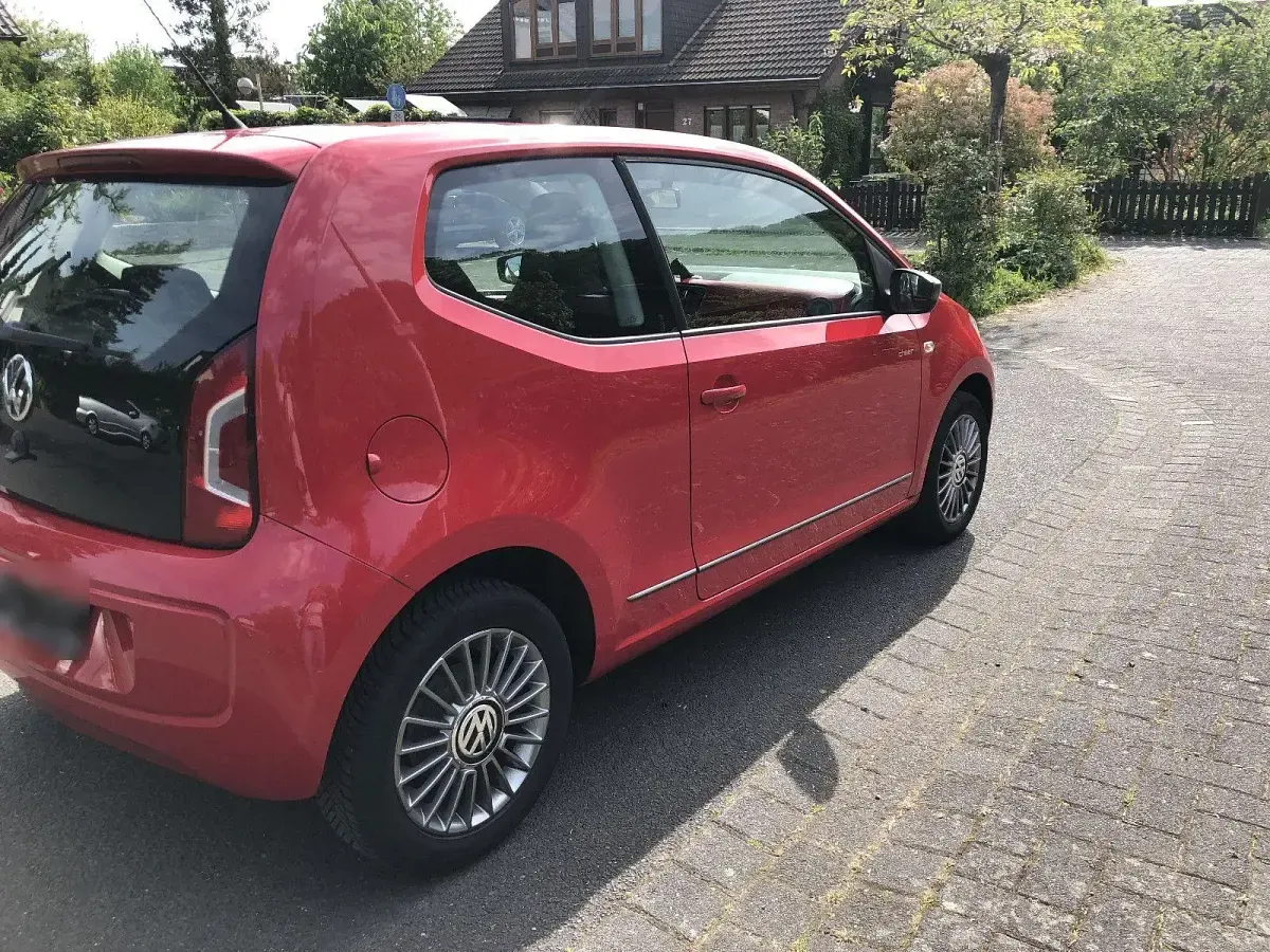 Second-hand VW up! Cup 60 CP (44 kW) 2013 Roșu Hatchback