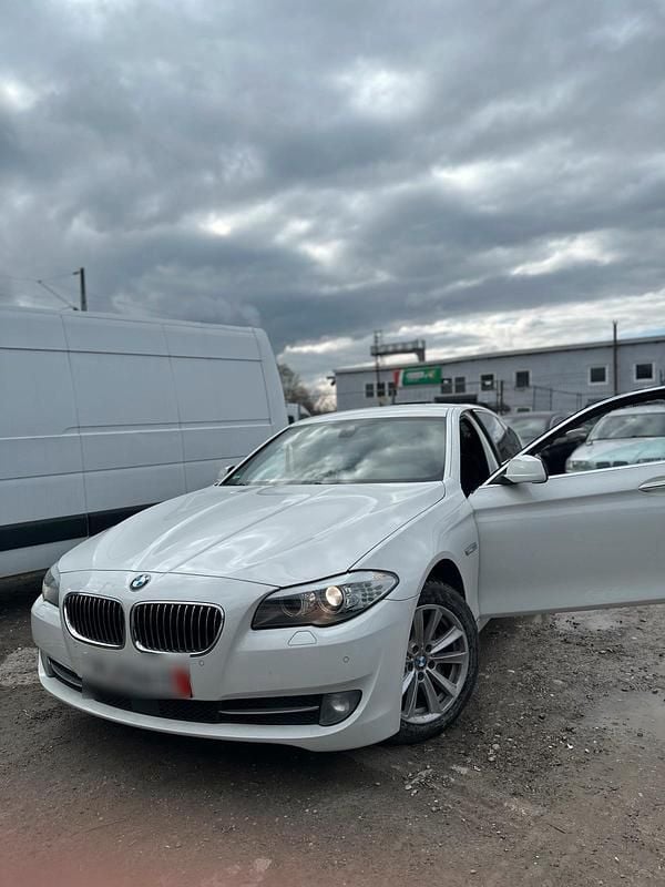 Second-hand BMW 525 218 CP (160 kW) 2013 Alb Berlinǎ
