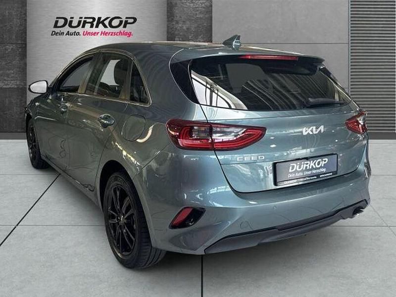 Gebraucht Kia Ceed Vision 120 PS (88 kW) 2022 (usg) yucca stahlgrau met. (metallic) Kleinwagen