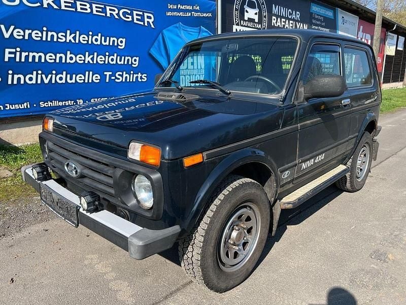 Gebraucht Lada niva 83 PS (61 kW) 2015 Grün SUV