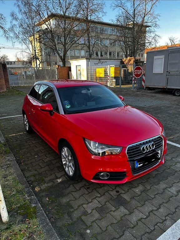 Rot Gebraucht 2011 Audi A1 Ambition Kleinwagen | 8.700 € (Guter Preis) - Bild 1/4
