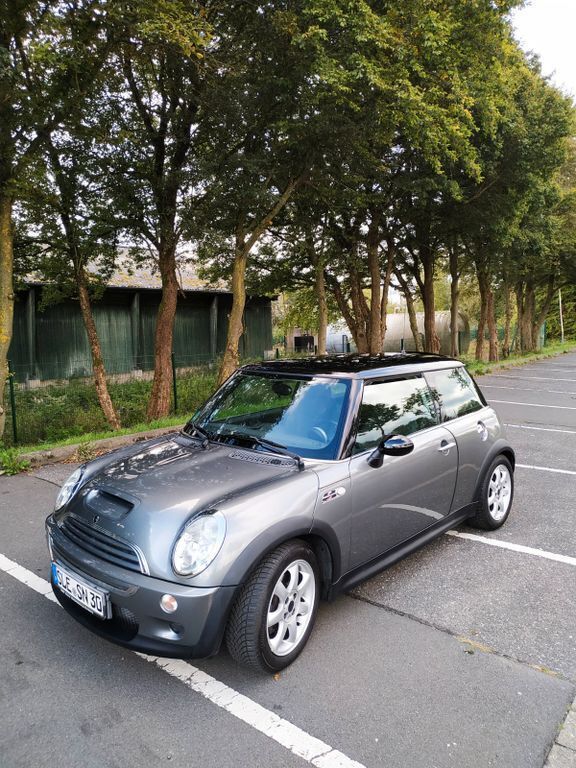 Grau Gebraucht 2002 Mini Cooper S Kleinwagen | 5.999 € (Teuer) - Bild 1/4