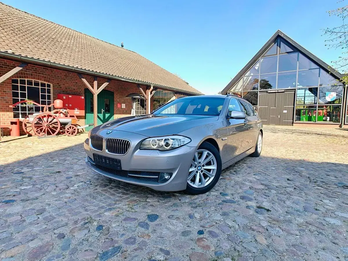 Second-hand BMW 525 204 CP (150 kW) 2011 Argintiu Break
