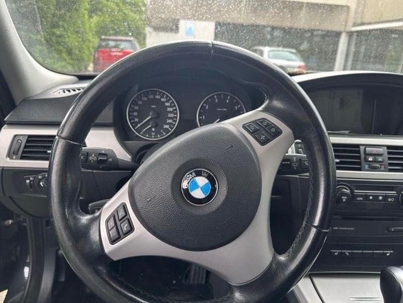 Gebraucht BMW 320 170 PS (125 kW) 2007 Schwarz Kombi