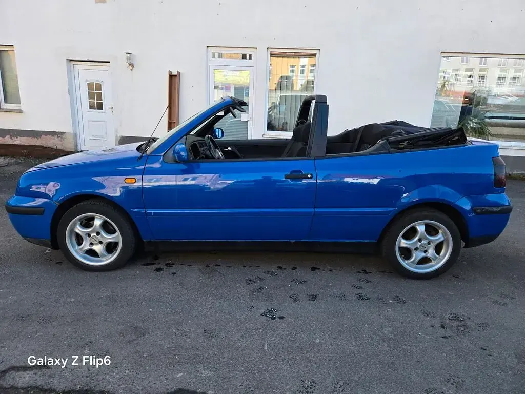 Używany VW Golf Trendline 101 KM (74 kW) 1999 Niebieski Kabriolet