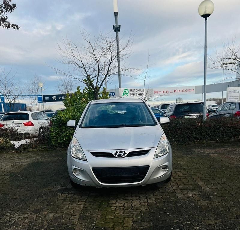 Gebraucht Hyundai i20 74 PS (54 kW) 2009 Grau Kleinwagen