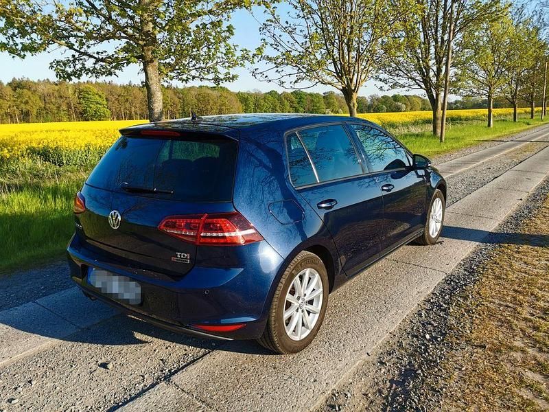 Gebraucht VW Golf VII 110 PS (80 kW) 2015 Blau Limousine
