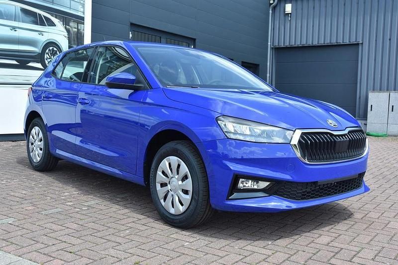 Energyblau Neu 2025 Skoda Fabia Essence Limousine | 17.500 € (Guter Preis) - Bild 1/4