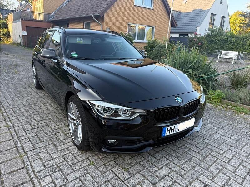 Schwarz Gebraucht 2018 BMW 320 Advantage Kombi | 15.500 € (Guter Preis) - Bild 1/4