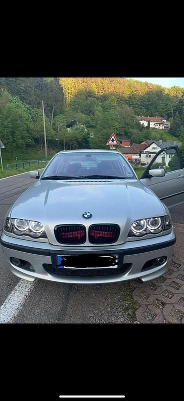 Silber Gebraucht 2001 BMW 320 Limousine | 4.000 € (Etwas zu teuer) - Bild 1/4
