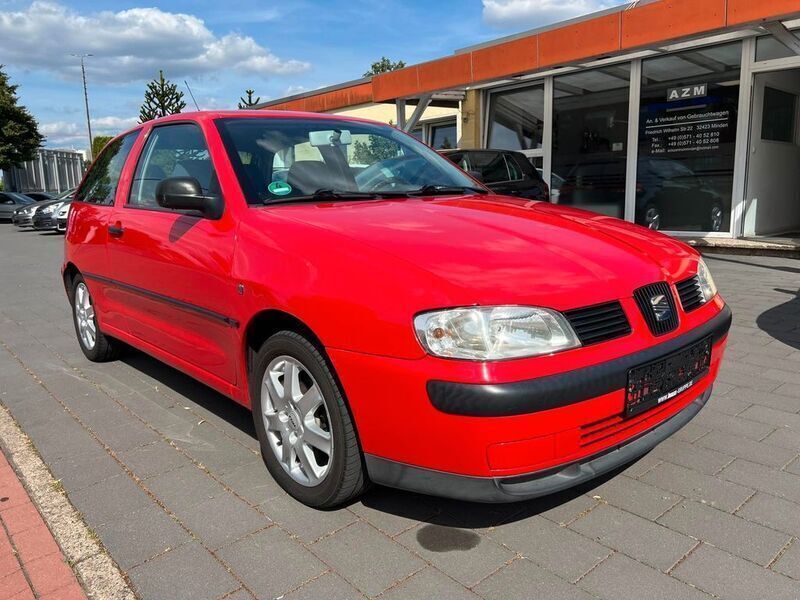 Rot Gebraucht 2000 Seat Ibiza Limousine | 1.990 € (Fairer Preis) - Bild 1/4