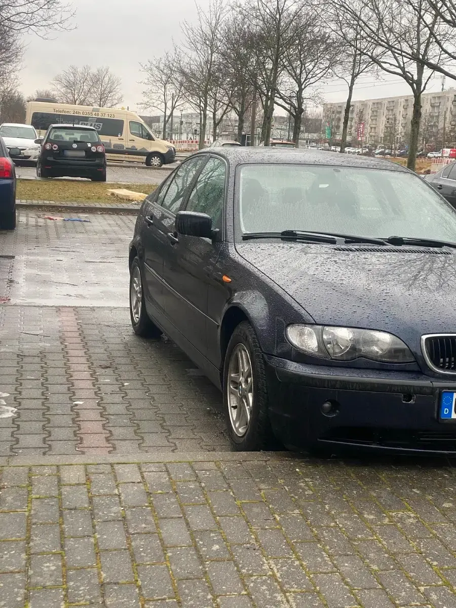 Gebraucht BMW 318 116 PS (85 kW) 2004 Blau Limousine