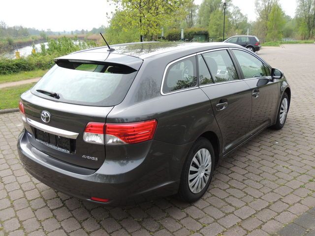 Gebraucht Toyota Avensis 124 PS (91 kW) 2012 Grau metallic Kombi