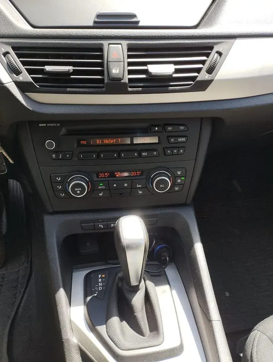 Second-hand BMW X1 Sport Line 177 CP (130 kW) 2012 Negru SUV