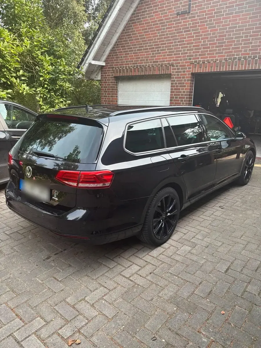 Gebraucht VW Passat 150 PS (110 kW) 2018 Schwarz Kombi