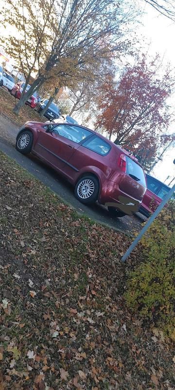 Rot Gebraucht 2006 Fiat 124 Kleinwagen | 1.400 € - Bild 1/3