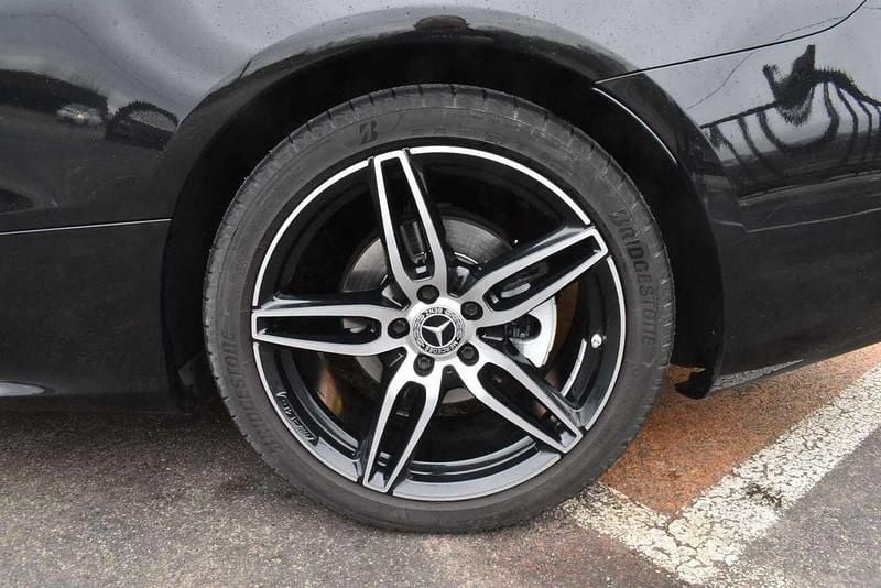 Gebraucht Mercedes E220 AMG 194 PS (142 kW) 2018 Schwarz Coupé