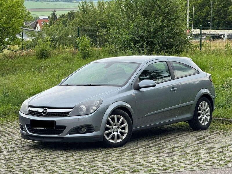 Grau Gebraucht 2008 Opel Astra GTC Limousine | 3.500 € (Fairer Preis) - Bild 1/4