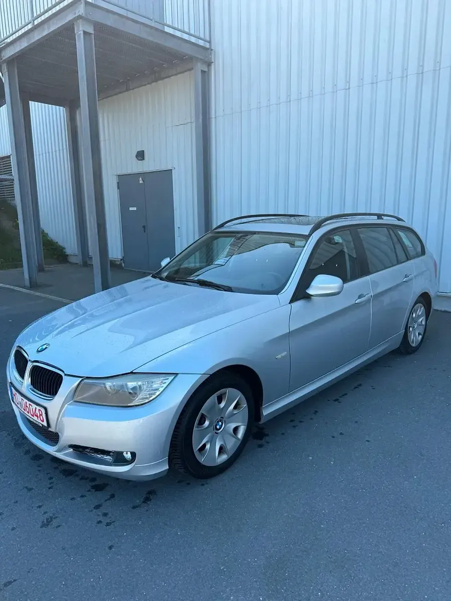 Second-hand BMW 320 170 CP (125 kW) 2009 Argintiu Break