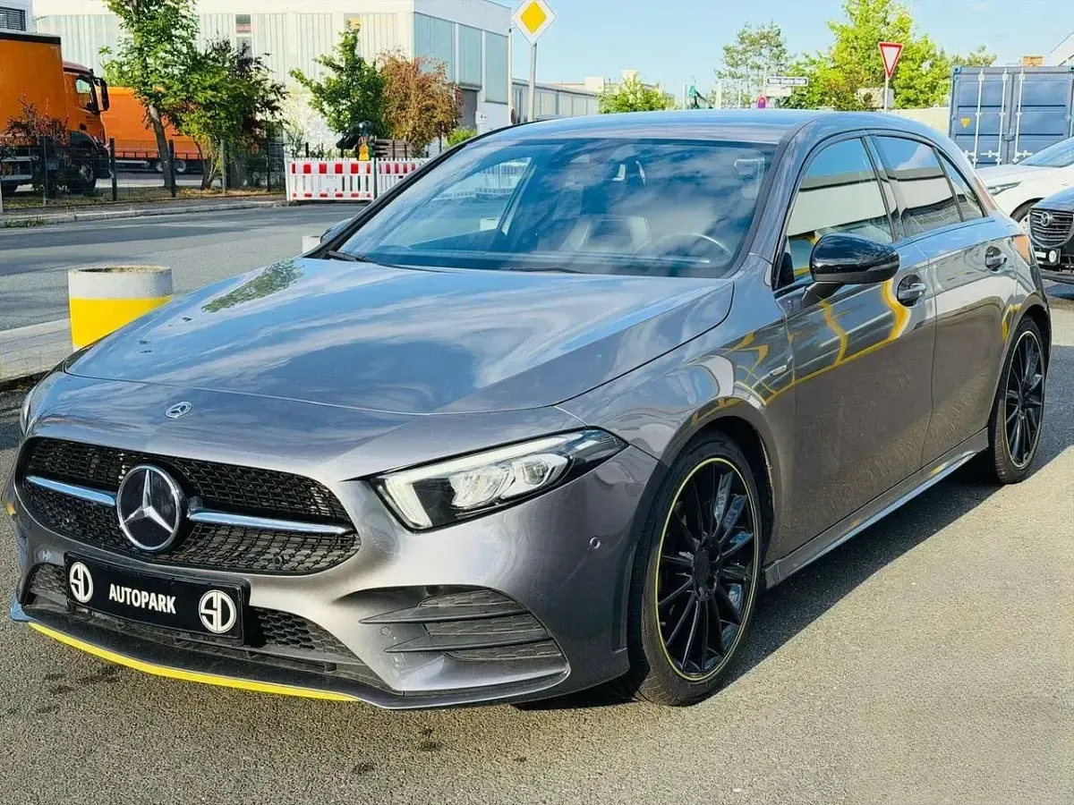 Gebraucht Mercedes A200 AMG Edition 1 163 PS (119 kW) 2018 Grau Limousine