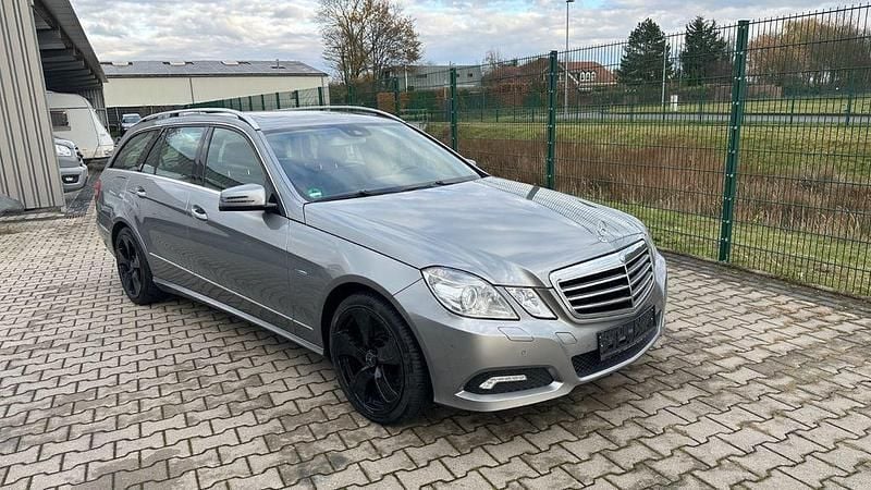 Gebraucht Mercedes E350 231 PS (169 kW) 2010 Silber Kombi