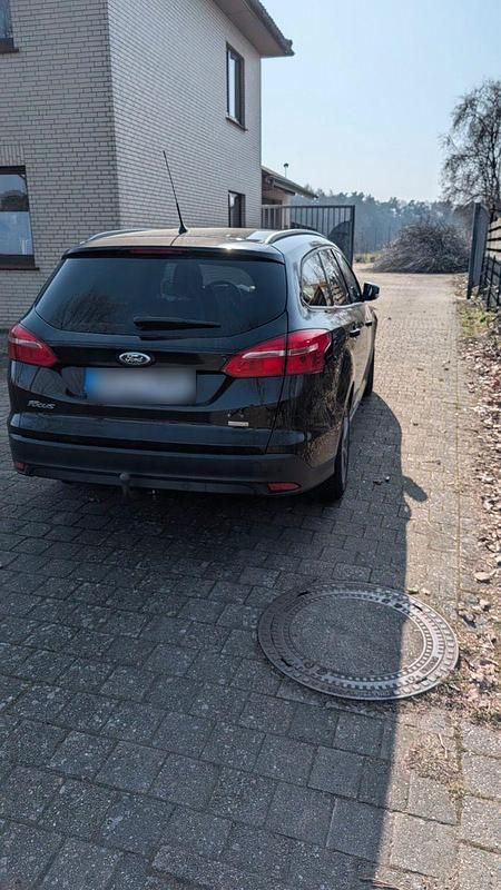 Gebraucht Ford Focus Business Edition 125 PS (91 kW) 2016 Schwarz Kombi