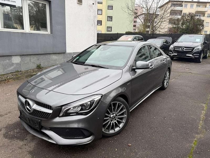 Mountaingrau met. Gebraucht 2019 Mercedes CLA200 Edition Limousine | 20.250 € (Etwas zu teuer) - Bild 1/4