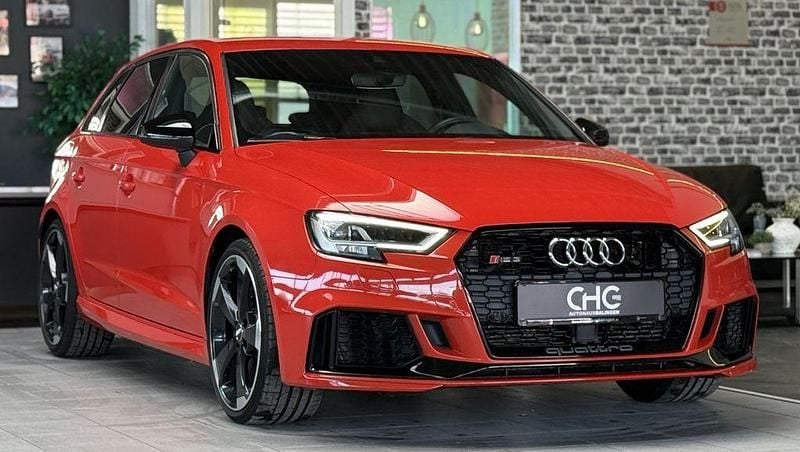 Gebraucht Audi RS3 Ambiente 400 PS (294 kW) 2018 Rot Limousine