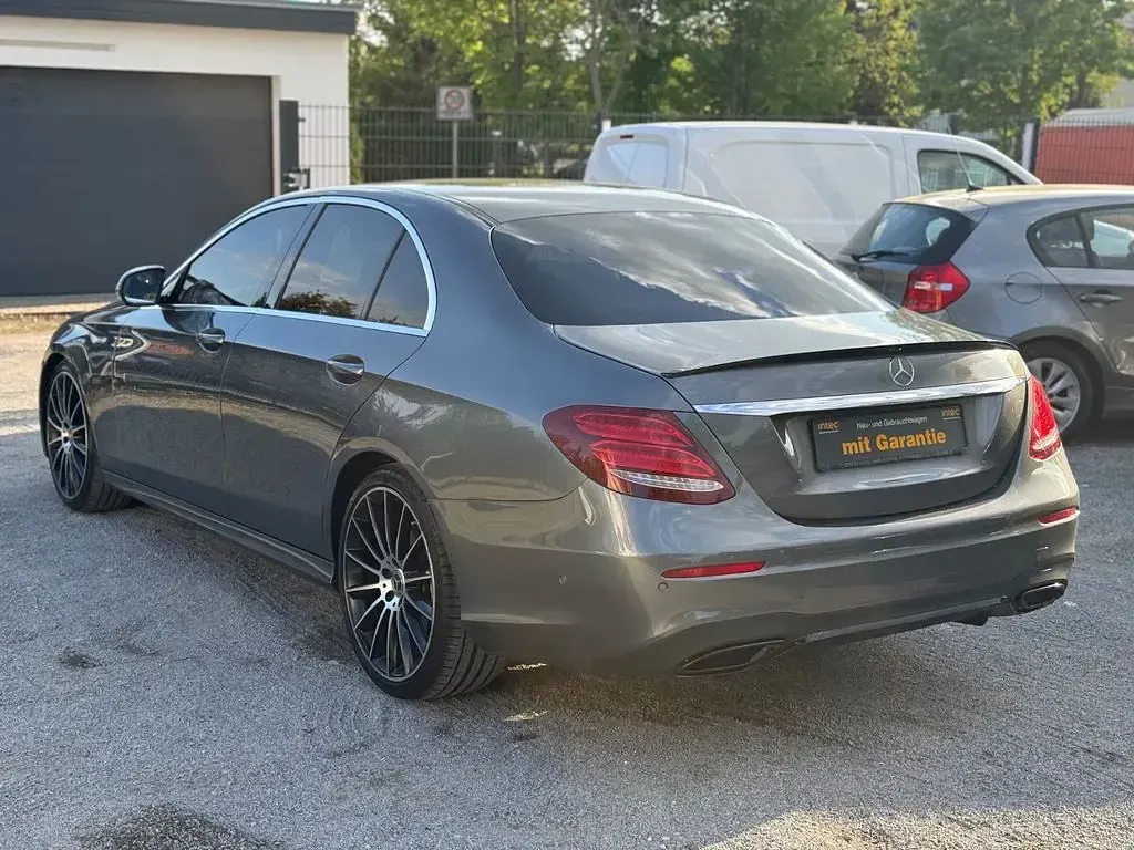 Gebraucht Mercedes E350 258 PS (189 kW) 2017 Grau Limousine