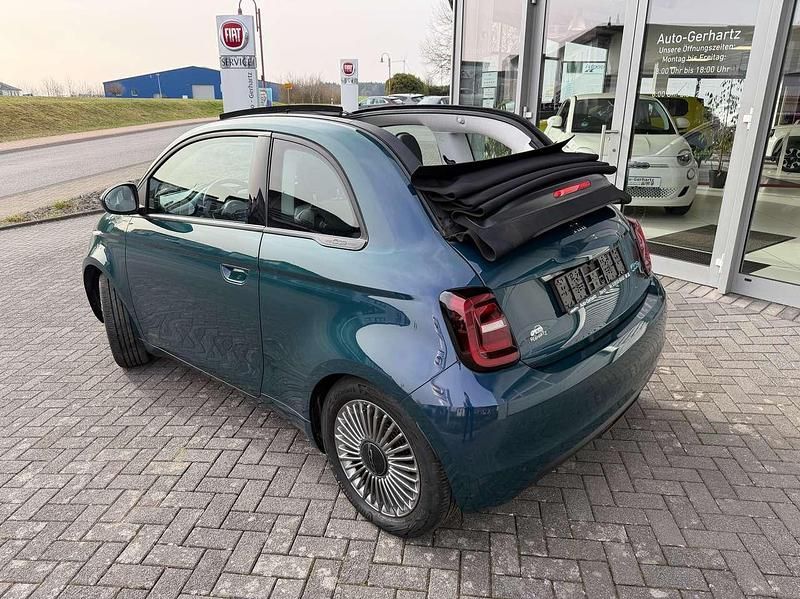 Gebraucht Fiat 500e Icon 86 kW (118 PS) 2023 Colore esterno (ozean grün) Cabrio