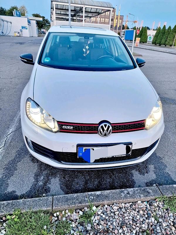 Weiß Gebraucht 2011 VW Golf VI Sport Kombi | 7.399 € (Etwas zu teuer) - Bild 1/4