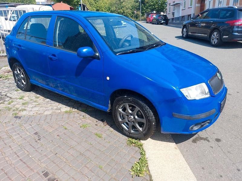 Blau Gebraucht 2007 Skoda Fabia Ambiente Limousine | 1.790 € (Superpreis) - Bild 1/4