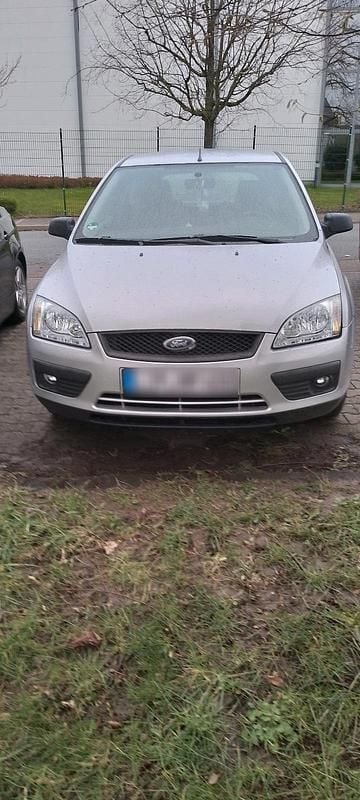 Second-hand Ford Focus 80 CP (58 kW) 2005 Argintiu Berlinǎ
