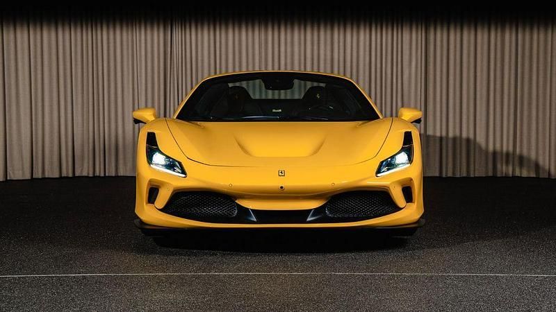 Gebraucht Ferrari F8 721 PS (530 kW) 2021 Gelb Cabrio