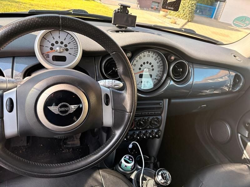Gebraucht Mini Cooper 90 PS (66 kW) 2004 Silber Kleinwagen