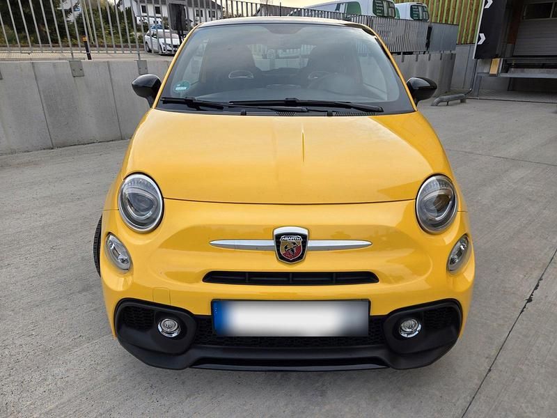 Second-hand Abarth 595 145 CP (106 kW) 2018 Galben Hatchback