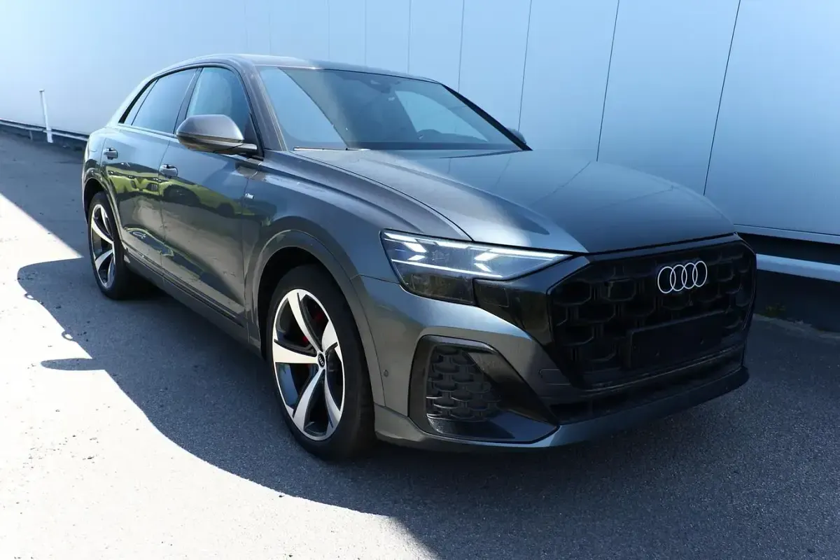 Neu Audi Q8 Design 286 PS (210 kW) 2026 Daytonagrau perleffekt SUV