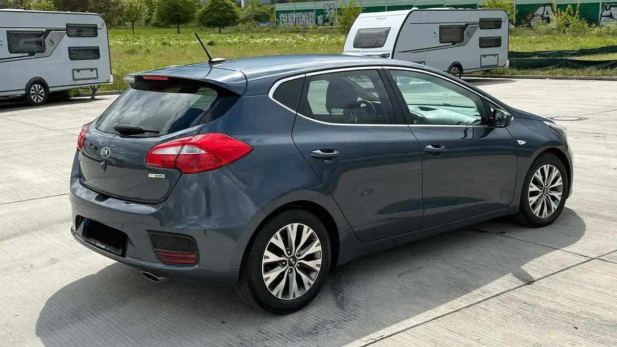 Gebraucht Kia Ceed DREAM-TEAM Edition 136 PS (100 kW) 2016 Blau Kleinwagen