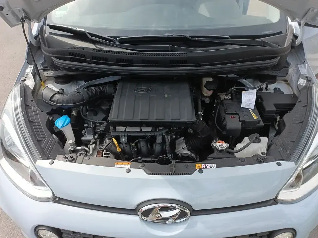 Gebraucht Hyundai i10 Style 87 PS (63 kW) 2019 Weiß Kleinwagen