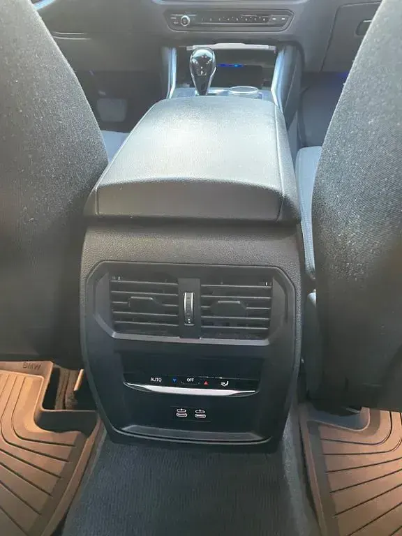 Gebraucht BMW 320 190 PS (139 kW) 2022 Grau Limousine