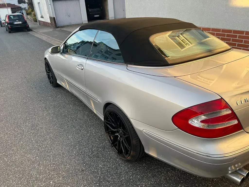 Gebraucht Mercedes CLK320 Avantgarde 218 PS (160 kW) 2003 Silber Cabrio