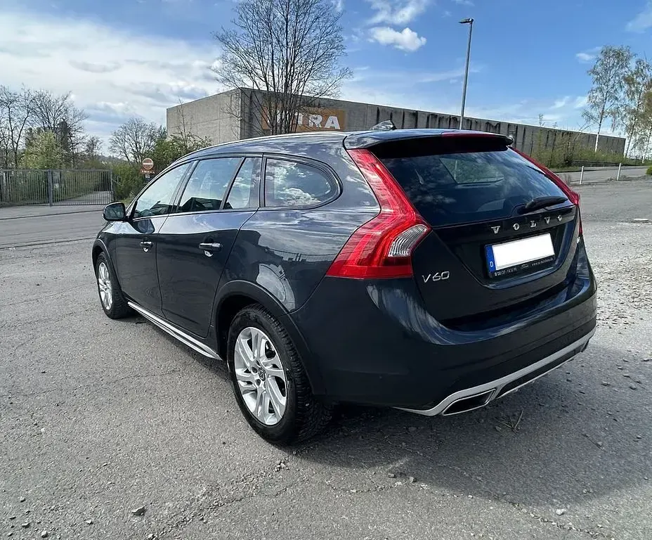 Gebraucht Volvo V60 CC Plus 150 PS (110 kW) 2017 Grau Kombi
