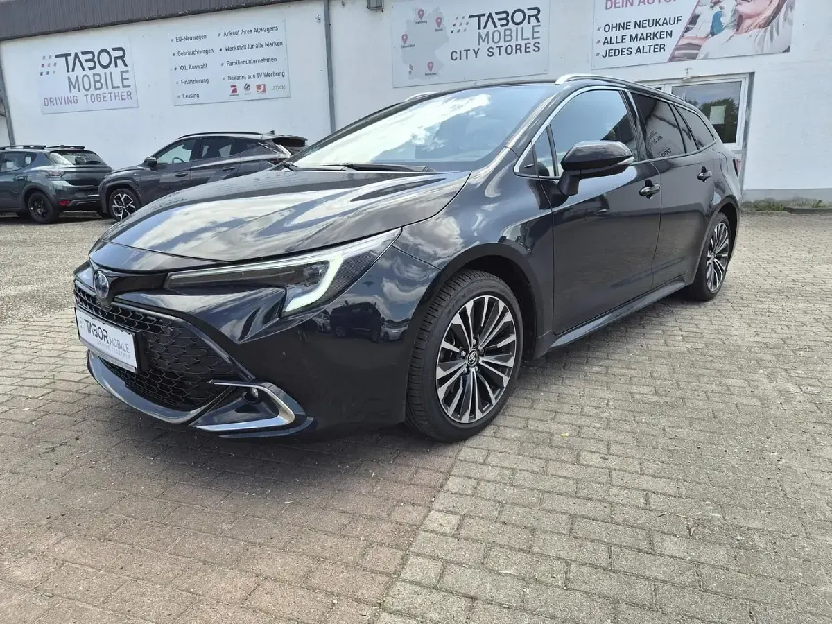 Gebraucht Toyota Corolla Team 196 PS (144 kW) 2025 Night time black Kombi