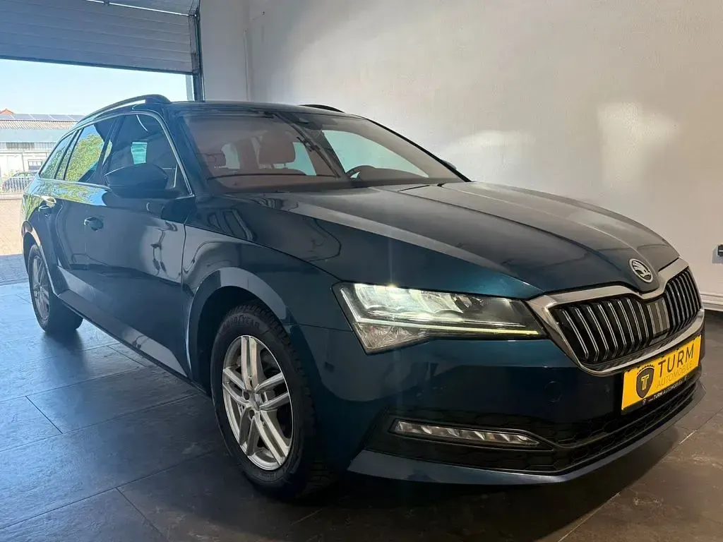 Gebraucht Skoda Superb Ambition 150 PS (110 kW) 2022 Blau Limousine