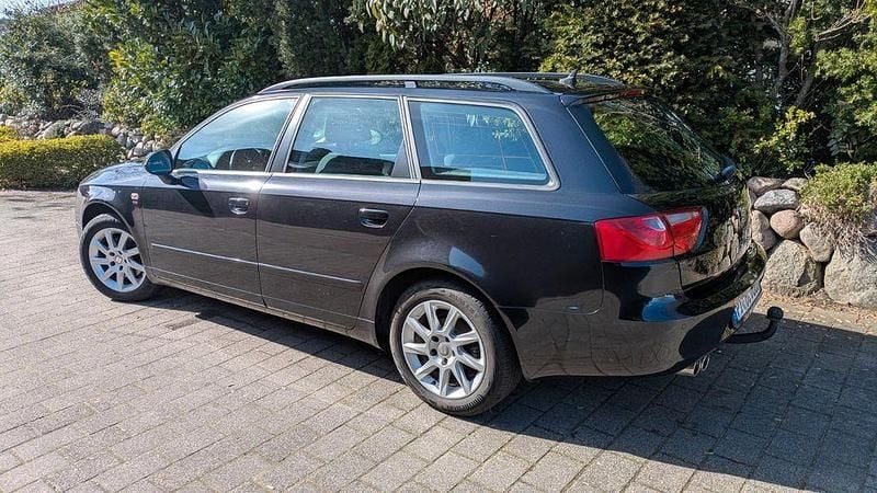 Gebraucht Seat Exeo Style 143 PS (105 kW) 2011 Schwarz Limousine