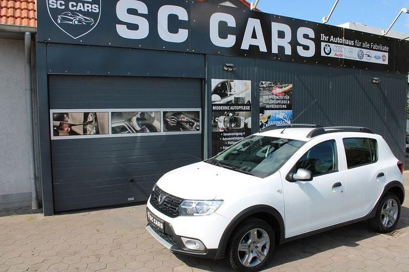 Weiß Gebraucht 2017 Dacia Sandero Prestige Kleinwagen | 11.500 € (Etwas zu teuer) - Bild 1/4