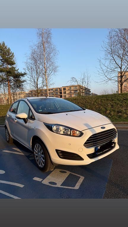 Gebraucht Ford Fiesta Trend 82 PS (60 kW) 2013 Weiß Kleinwagen