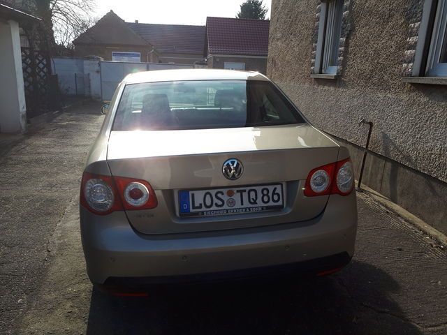 Gebraucht VW Jetta Comfortline 102 PS (75 kW) 2006 Beige metallic Limousine