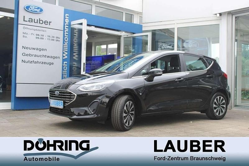 Agate black Gebraucht 2023 Ford Fiesta Titanium Kleinwagen | 19.975 € (Fairer Preis) - Bild 1/4